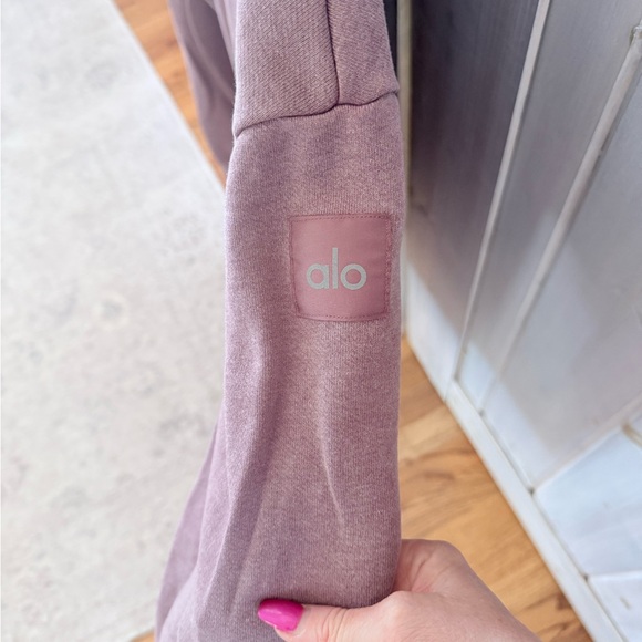 ALO YOGA Chill Vintage Wash Hoodie - Woodrose Wash - Picture 3 of 7